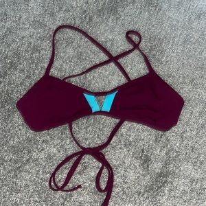 Jolyn Becca top. Size L. Not sold in stores anymore.